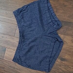 Old Navy Women's Navy Blue & White Pinstripe Pullon Shorts size XXL